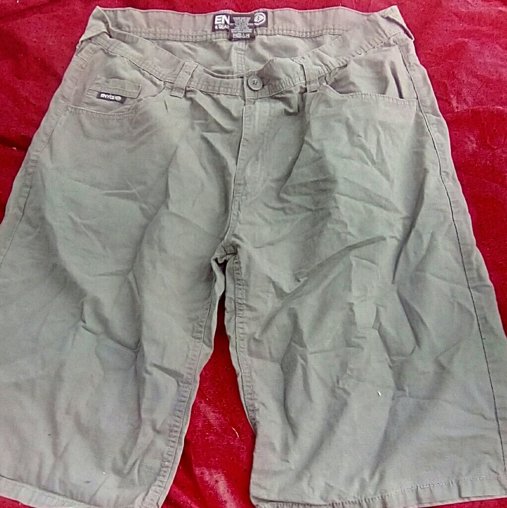 Shorts - Picture 2 of 4